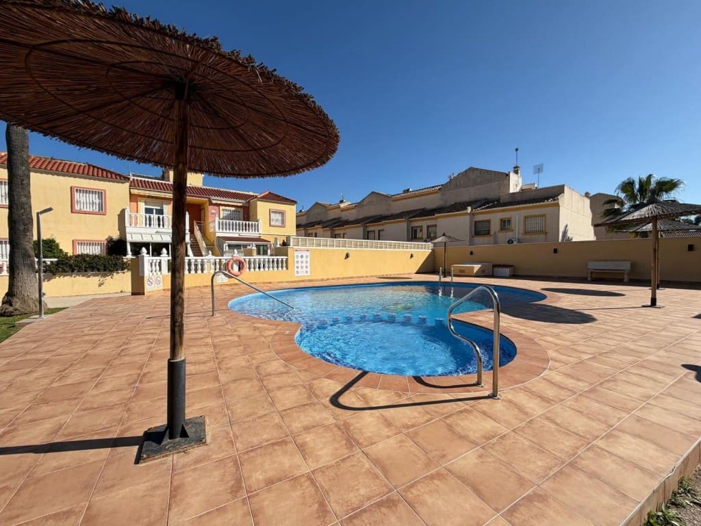 2 bedroom Apartment for sale in Cabo Roig with pool - € 159,900 (Ref: 9731257)