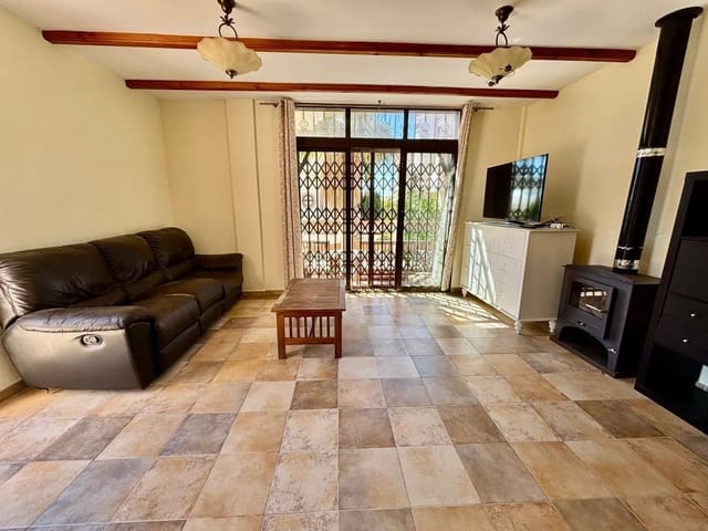 Chalet de 6 habitaciones en Villamartin, Orihuela en venta con piscina - 365.000 € (Ref: 9731260)