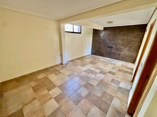 Chalet de 6 habitaciones en Villamartin, Orihuela en venta con piscina - 365.000 € (Ref: 9731260)