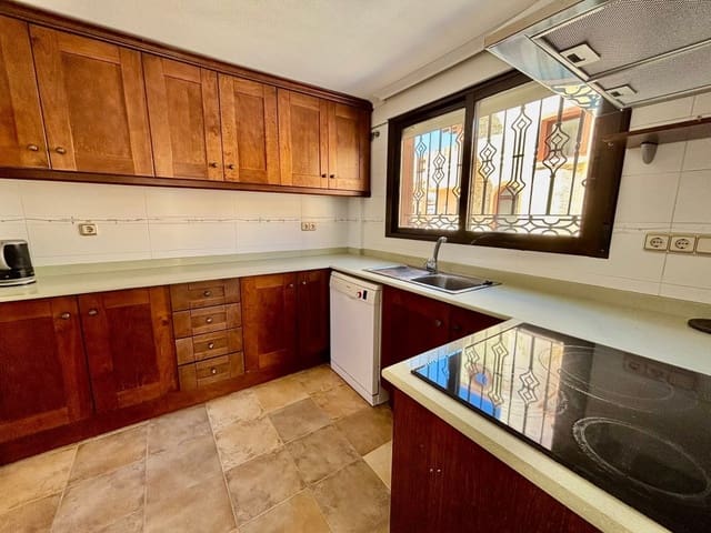 Chalet de 6 habitaciones en Villamartin, Orihuela en venta con piscina - 365.000 € (Ref: 9731260)