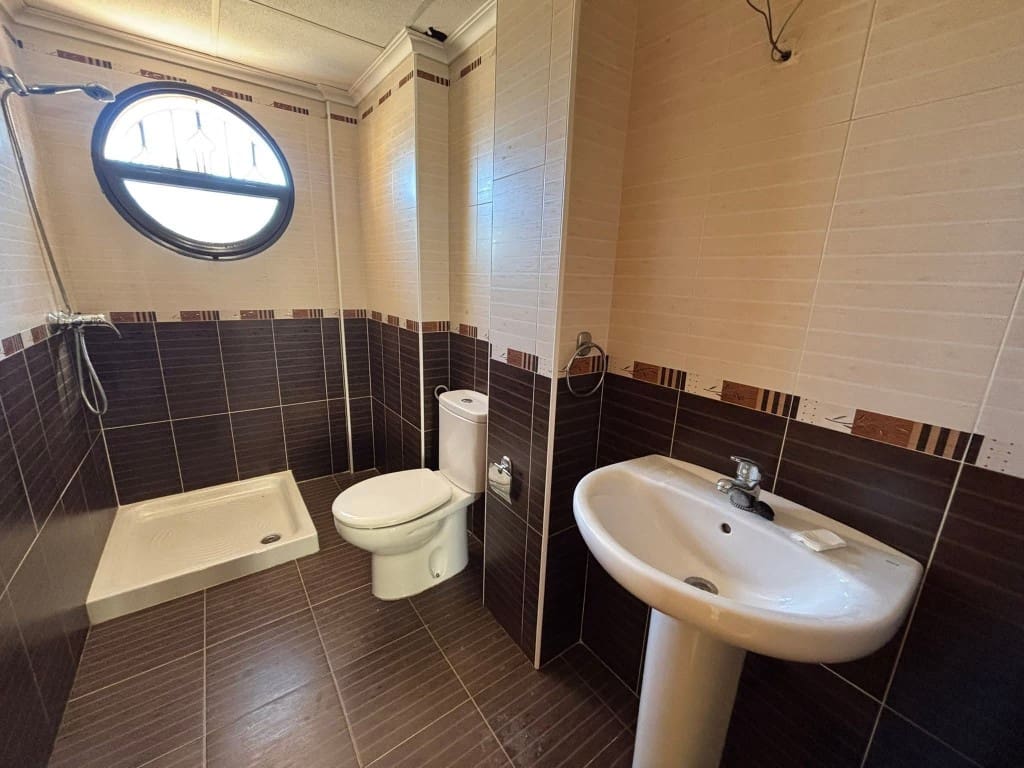 Chalet de 6 habitaciones en Villamartin en venta con piscina - 365.000 € (Ref: 9731260)