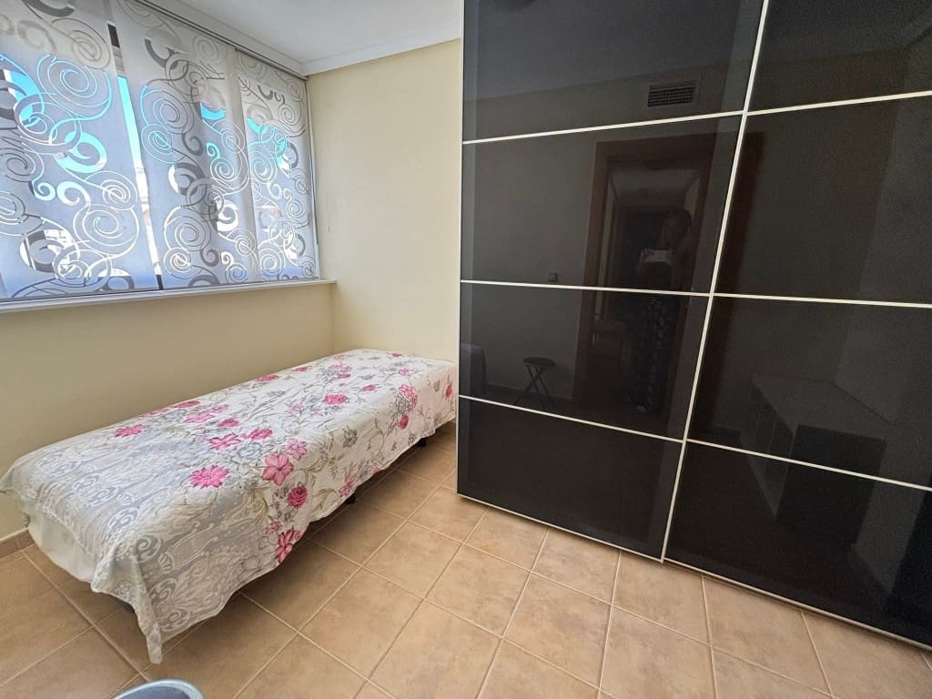 Chalet de 6 habitaciones en Villamartin en venta con piscina - 365.000 € (Ref: 9731260)