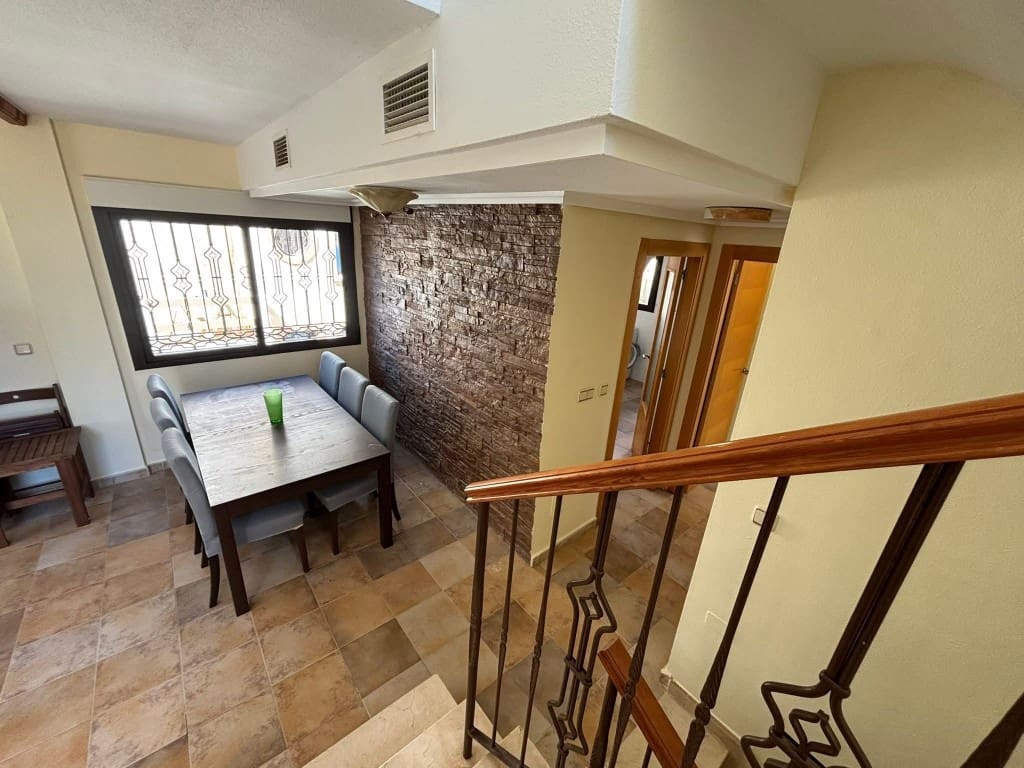 Chalet de 6 habitaciones en Villamartin en venta con piscina - 365.000 € (Ref: 9731260)