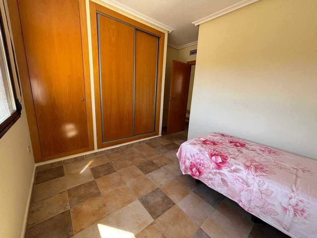 Chalet de 6 habitaciones en Villamartin en venta con piscina - 365.000 € (Ref: 9731260)