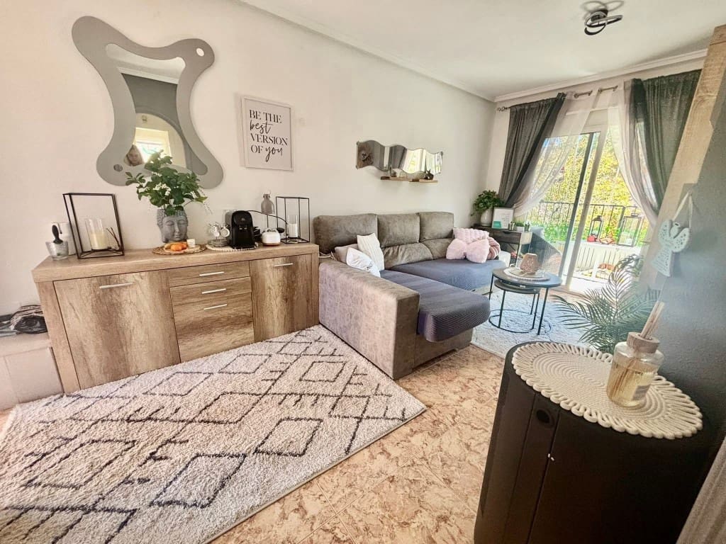 2 soveværelse Lejlighed til salg i Villamartin med swimmingpool - € 157.000 (Ref: 9731261)