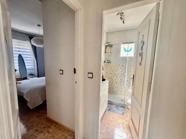 Apartamento de 2 habitaciones en Villamartin, Orihuela en venta con piscina - 157.000 € (Ref: 9731261)