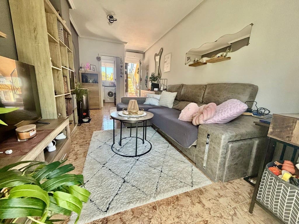 2 soveværelse Lejlighed til salg i Villamartin med swimmingpool - € 157.000 (Ref: 9731261)