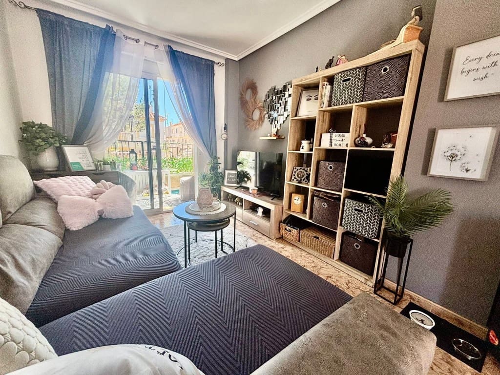 2 soveværelse Lejlighed til salg i Villamartin med swimmingpool - € 157.000 (Ref: 9731261)