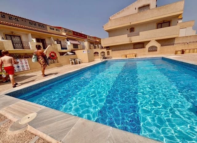 Adosado de 3 habitaciones en Playa Flamenca, Orihuela en venta con piscina - 189.950 € (Ref: 9731263)