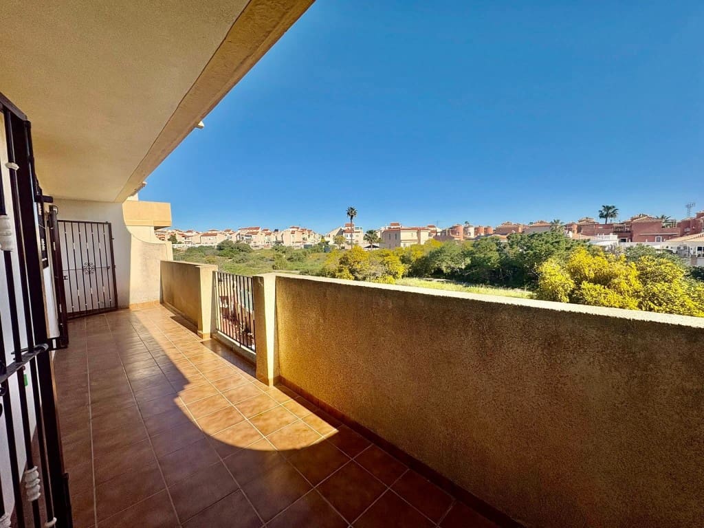 Adosado de 3 habitaciones en Playa Flamenca en venta con piscina - 189.950 € (Ref: 9731263)