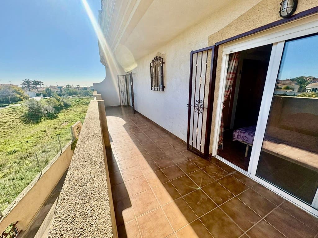 Adosado de 3 habitaciones en Playa Flamenca en venta con piscina - 189.950 € (Ref: 9731263)