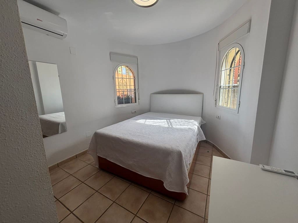 Chalet de 3 habitaciones en Playa Flamenca en venta con piscina - 269.950 € (Ref: 9731264)