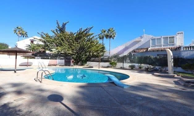 Chalet de 3 habitaciones en Playa Flamenca, Orihuela en venta con piscina - 439.000 € (Ref: 9731266)
