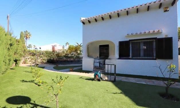 Chalet de 3 habitaciones en Playa Flamenca en venta con piscina - 439.000 € (Ref: 9731266)