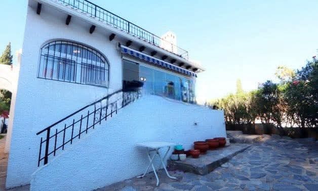 Chalet de 3 habitaciones en Playa Flamenca, Orihuela en venta con piscina - 439.000 € (Ref: 9731266)