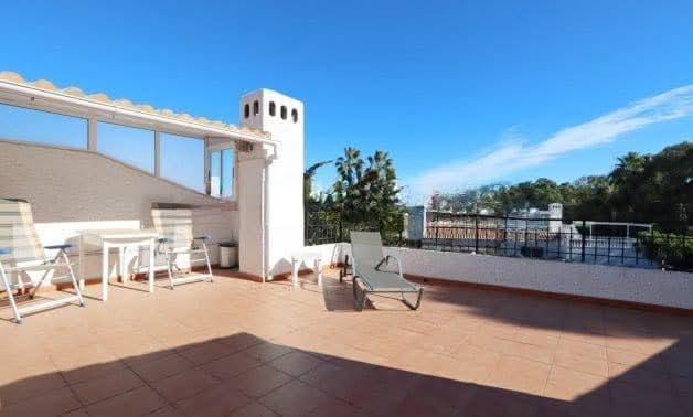 Chalet de 3 habitaciones en Playa Flamenca en venta con piscina - 439.000 € (Ref: 9731266)