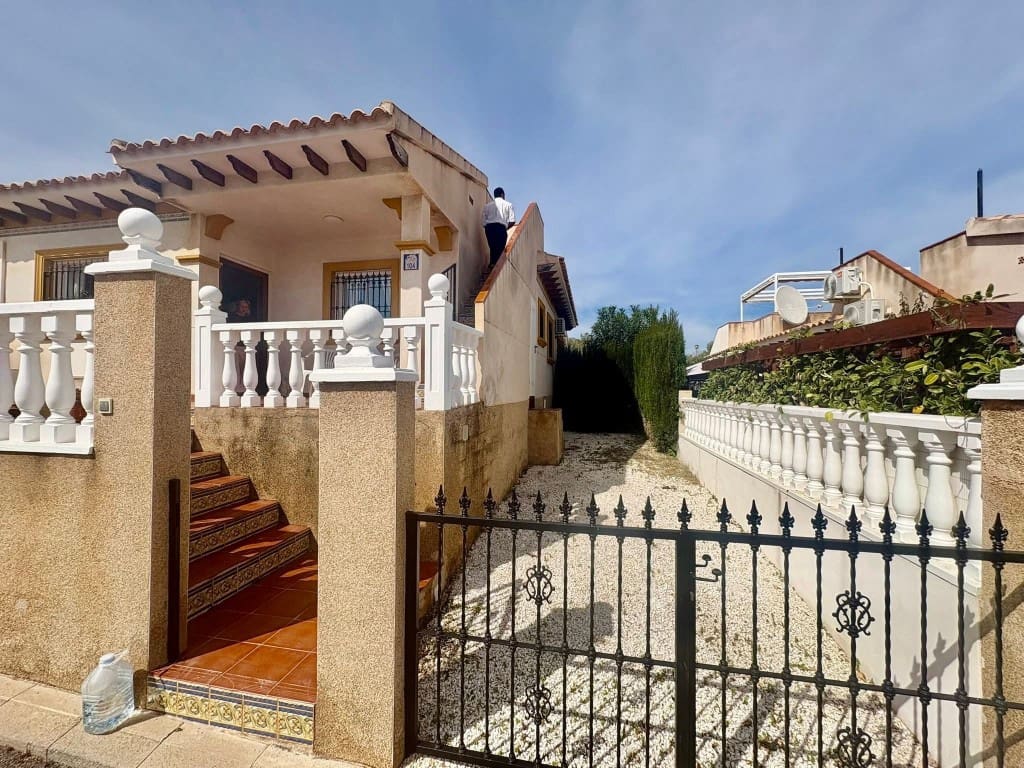 2 soverom Bungalow til salgs i Villamartin med svømmebasseng - € 174 000 (Ref: 9731268)