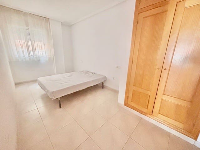 2 bedroom Apartment for sale in Playa Flamenca, Orihuela with pool - € 129,950 (Ref: 9731274)