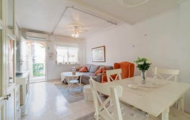 Chalet de 2 habitaciones en Playa Flamenca, Orihuela en venta con piscina - 195.000 € (Ref: 9731275)