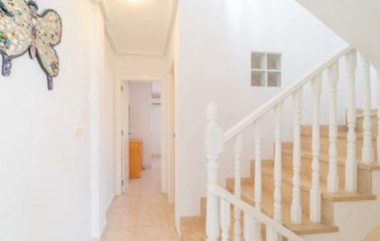 Chalet de 2 habitaciones en Playa Flamenca en venta con piscina - 195.000 € (Ref: 9731275)