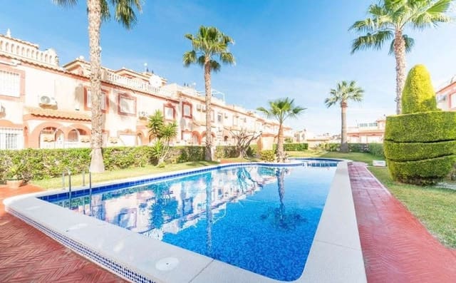 Chalet de 2 habitaciones en Playa Flamenca, Orihuela en venta con piscina - 195.000 € (Ref: 9731275)