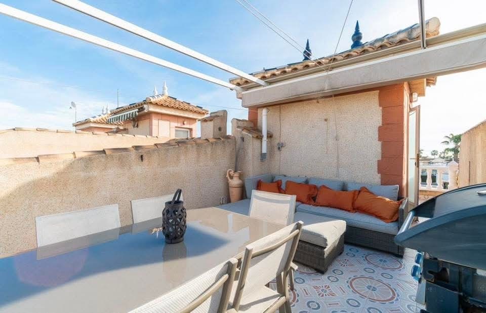 Chalet de 2 habitaciones en Playa Flamenca en venta con piscina - 195.000 € (Ref: 9731275)