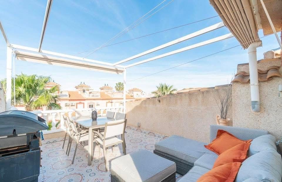 Chalet de 2 habitaciones en Playa Flamenca en venta con piscina - 195.000 € (Ref: 9731275)