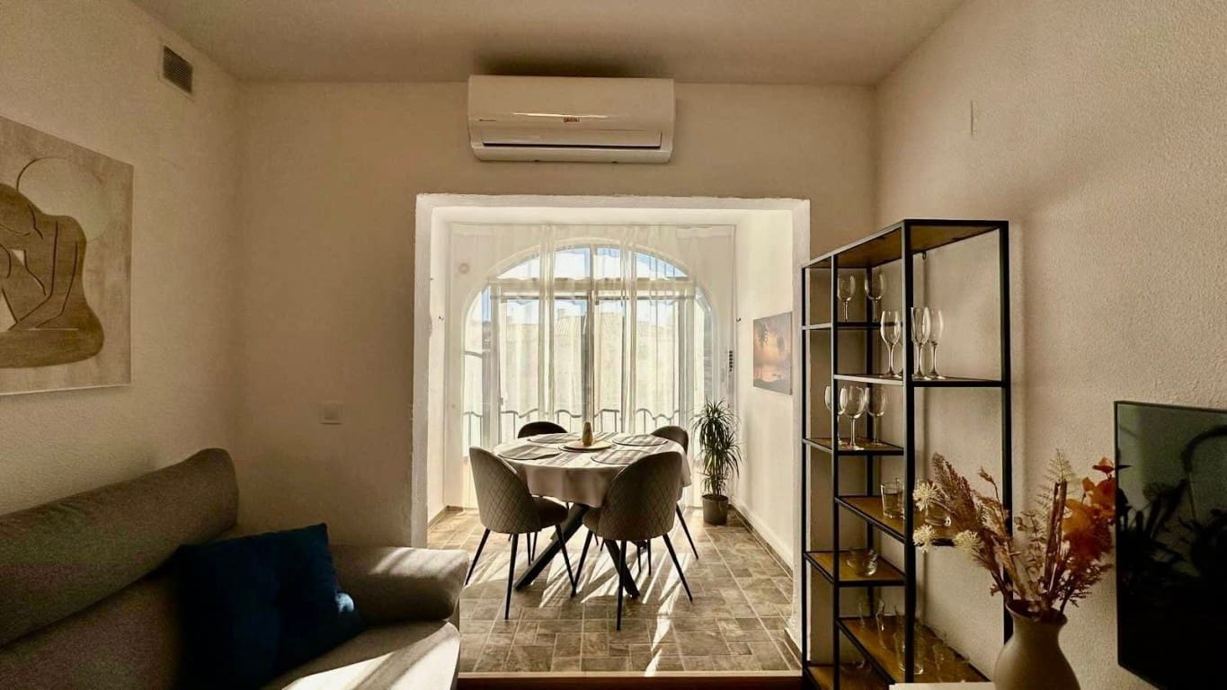 1 bedroom Apartment for sale in Torrevieja with pool - € 139,900 (Ref: 9731276)