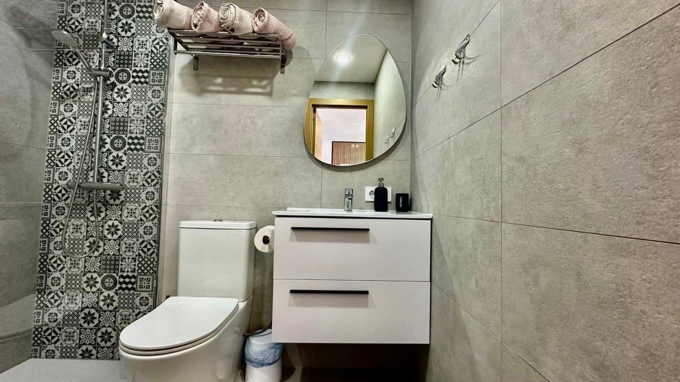 1 bedroom Apartment for sale in Torrevieja with pool - € 139,900 (Ref: 9731276)