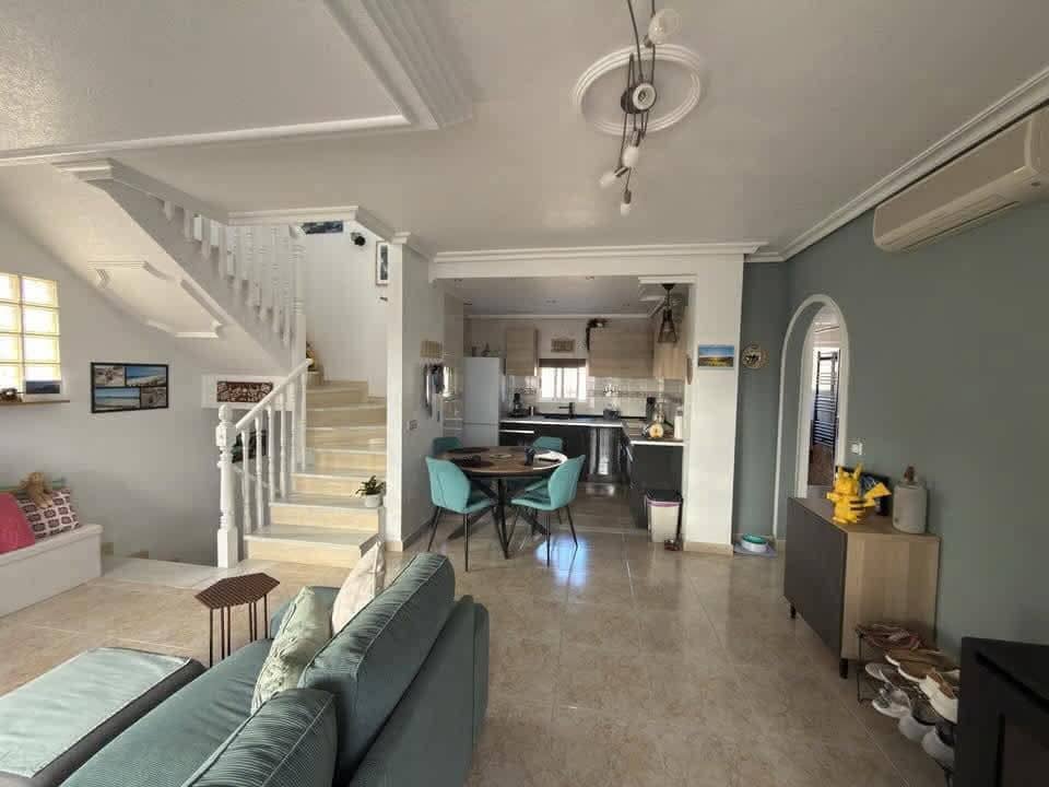 5 bedroom Villa for sale in Blue Lagoon with pool - € 399,000 (Ref: 9731277)