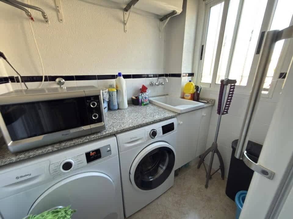 5 bedroom Villa for sale in Blue Lagoon with pool - € 399,000 (Ref: 9731277)