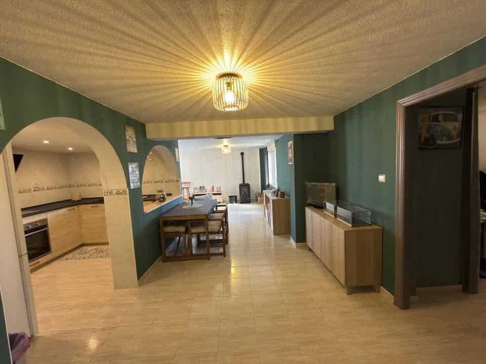 5 bedroom Villa for sale in Blue Lagoon with pool - € 399,000 (Ref: 9731277)