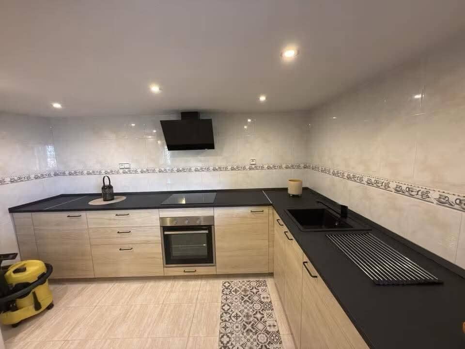 5 bedroom Villa for sale in Blue Lagoon with pool - € 399,000 (Ref: 9731277)