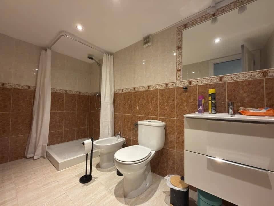 5 bedroom Villa for sale in Blue Lagoon with pool - € 399,000 (Ref: 9731277)