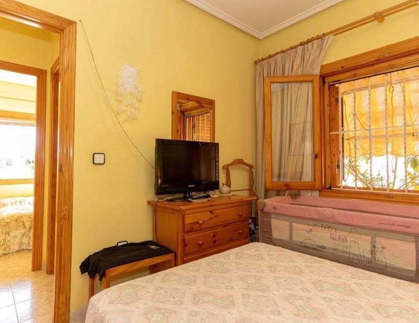 2 bedroom Villa for sale in Los Altos with pool - € 159,000 (Ref: 9731279)