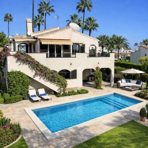 Chalet de 3 habitaciones en Villamartin, Orihuela en venta - 639.000 € (Ref: 9731281)