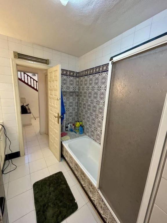 Chalet de 3 habitaciones en Villamartin en venta - 639.000 € (Ref: 9731281)