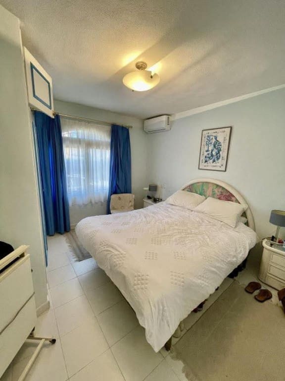 Chalet de 3 habitaciones en Villamartin en venta - 639.000 € (Ref: 9731281)