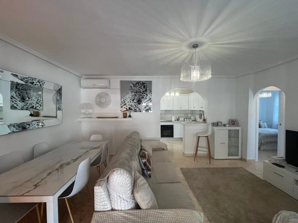 2 slaapkamer Rijtjeshuis te koop in Orihuela Costa met zwembad - € 209.999 (Ref: 9731288)