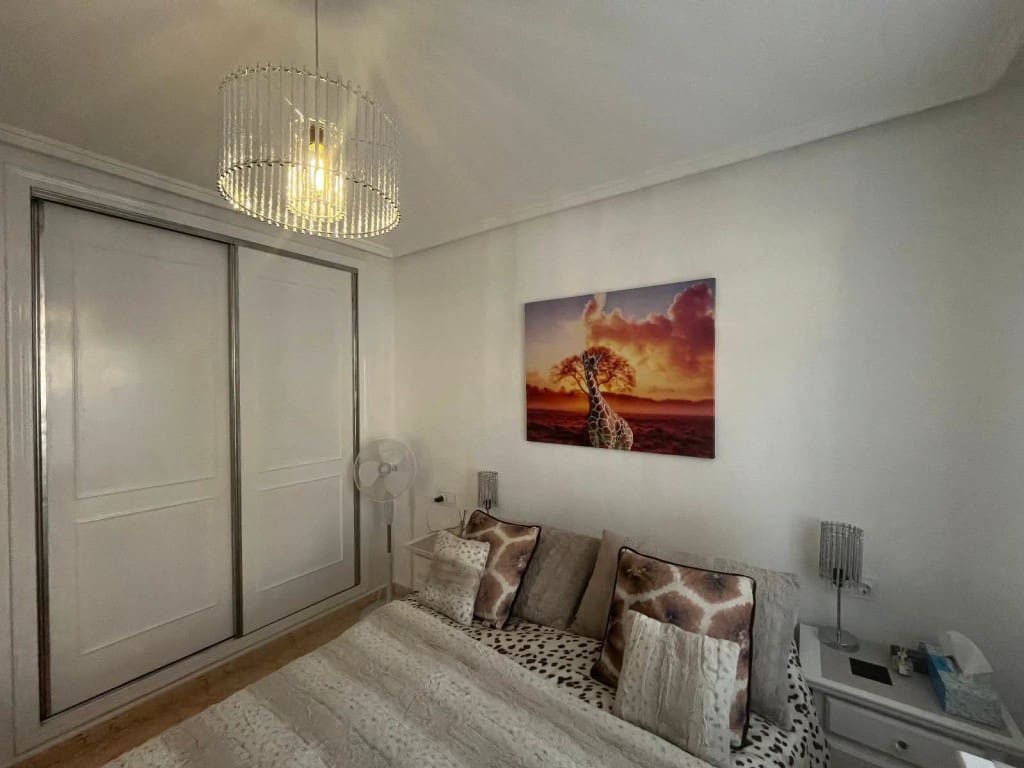 2 slaapkamer Rijtjeshuis te koop in Orihuela Costa met zwembad - € 209.999 (Ref: 9731288)