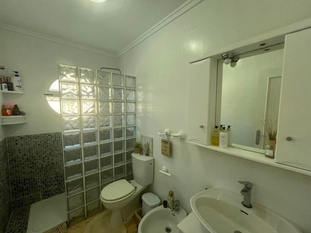 2 slaapkamer Rijtjeshuis te koop in Orihuela Costa met zwembad - € 209.999 (Ref: 9731288)