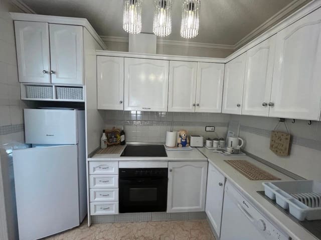 2 slaapkamer Rijtjeshuis te koop in Punta Prima, Orihuela met zwembad - € 209.999 (Ref: 9731288)