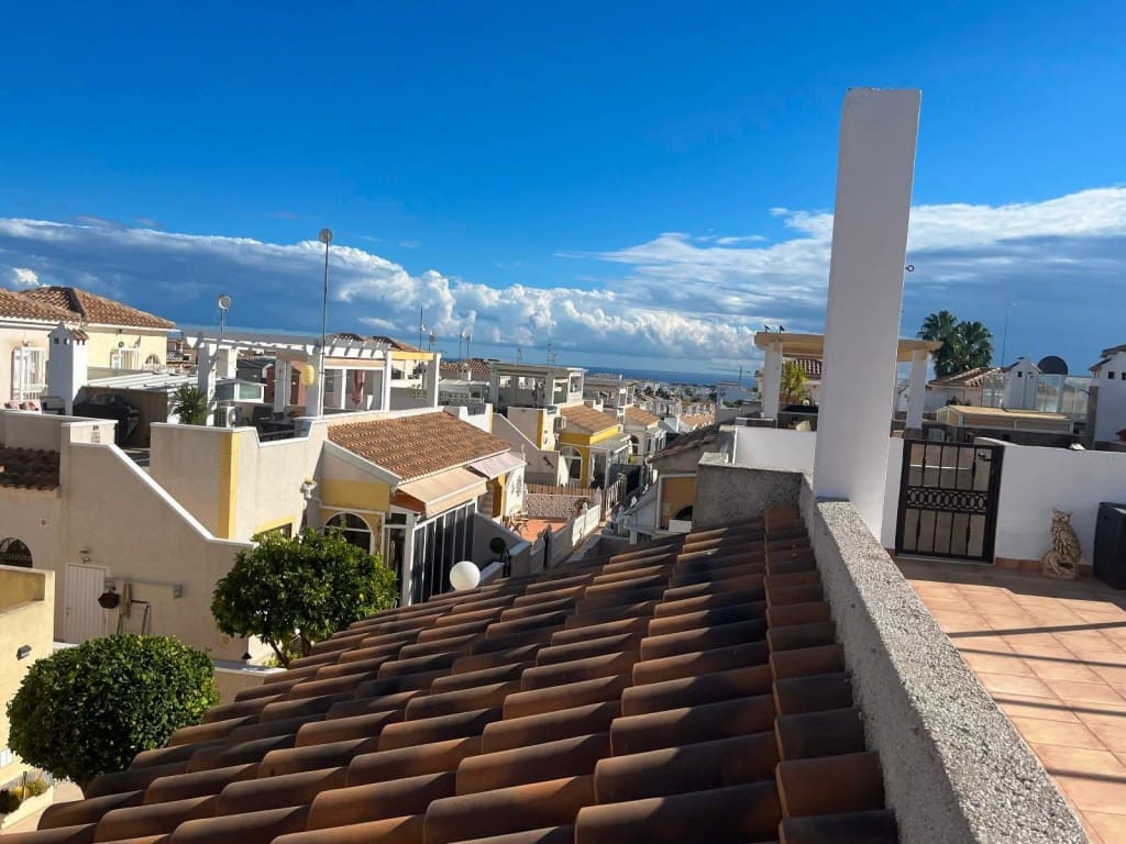 2 slaapkamer Rijtjeshuis te koop in Orihuela Costa met zwembad - € 209.999 (Ref: 9731288)