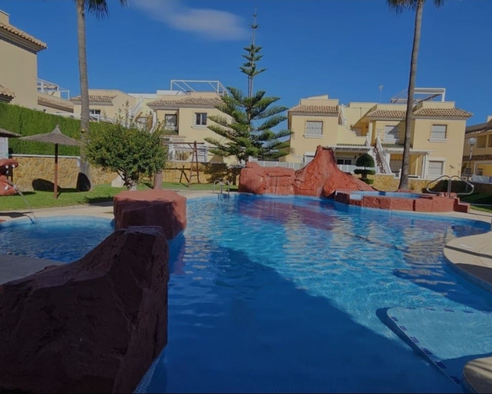 3 bedroom Townhouse for sale in Orihuela Costa with pool - € 259,900 (Ref: 9731290)
