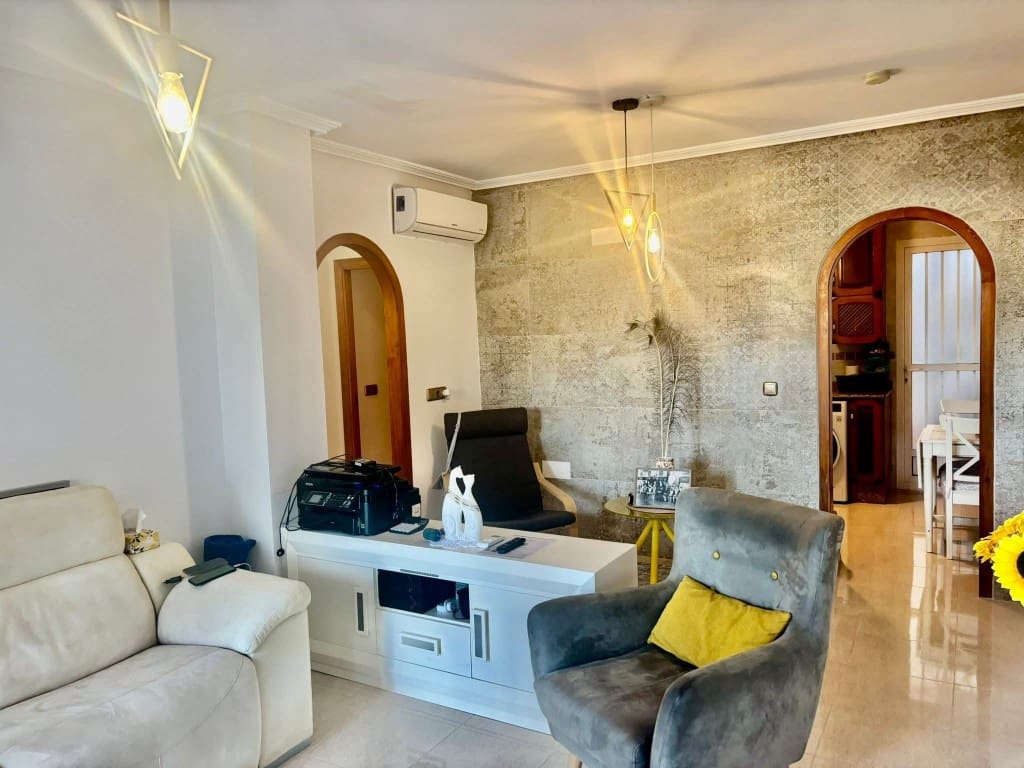 2 bedroom Apartment for sale in Orihuela Costa with pool - € 159,950 (Ref: 9731291)