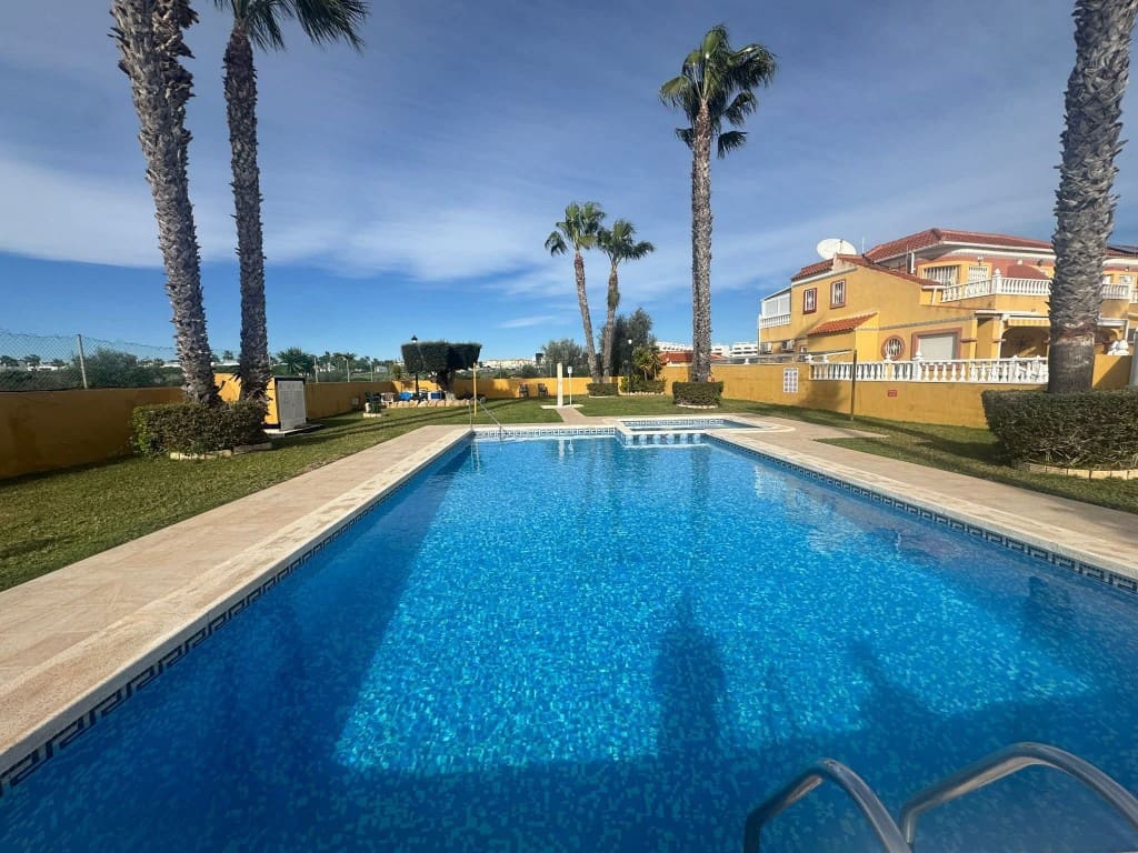 2 bedroom Apartment for sale in Cabo Roig with pool - € 219,900 (Ref: 9731292)