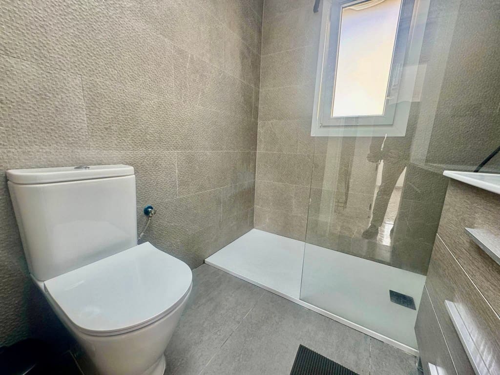 2 bedroom Apartment for sale in Cabo Roig with pool - € 219,900 (Ref: 9731292)