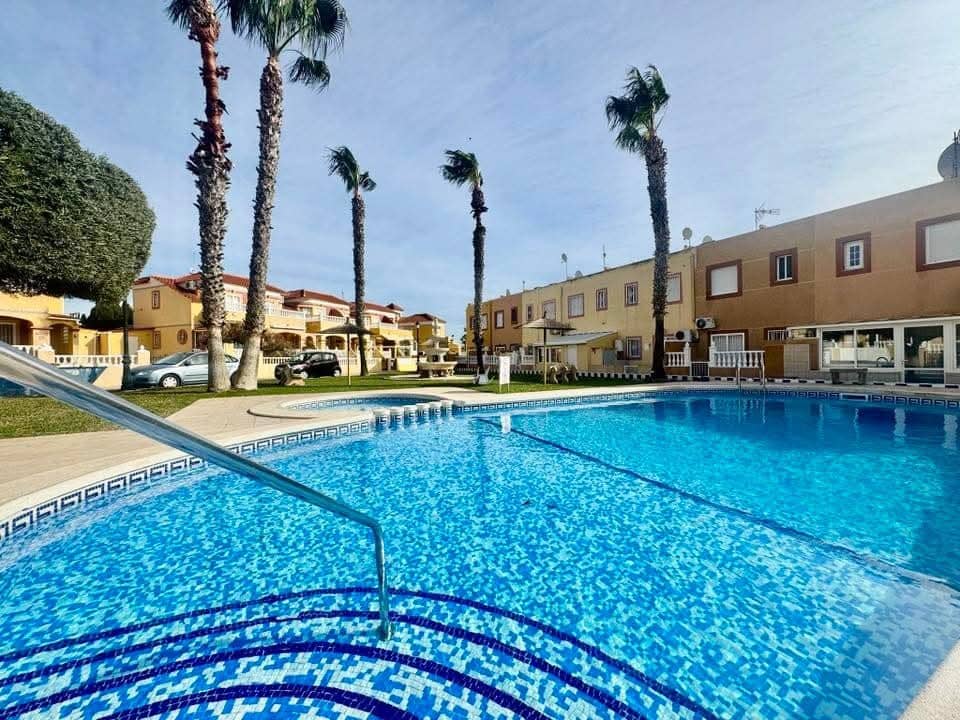 2 bedroom Apartment for sale in Cabo Roig with pool - € 219,900 (Ref: 9731292)