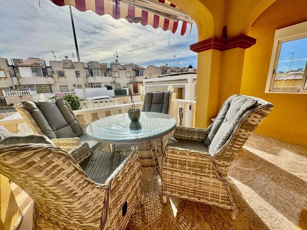 2 bedroom Apartment for sale in Cabo Roig with pool - € 219,900 (Ref: 9731292)