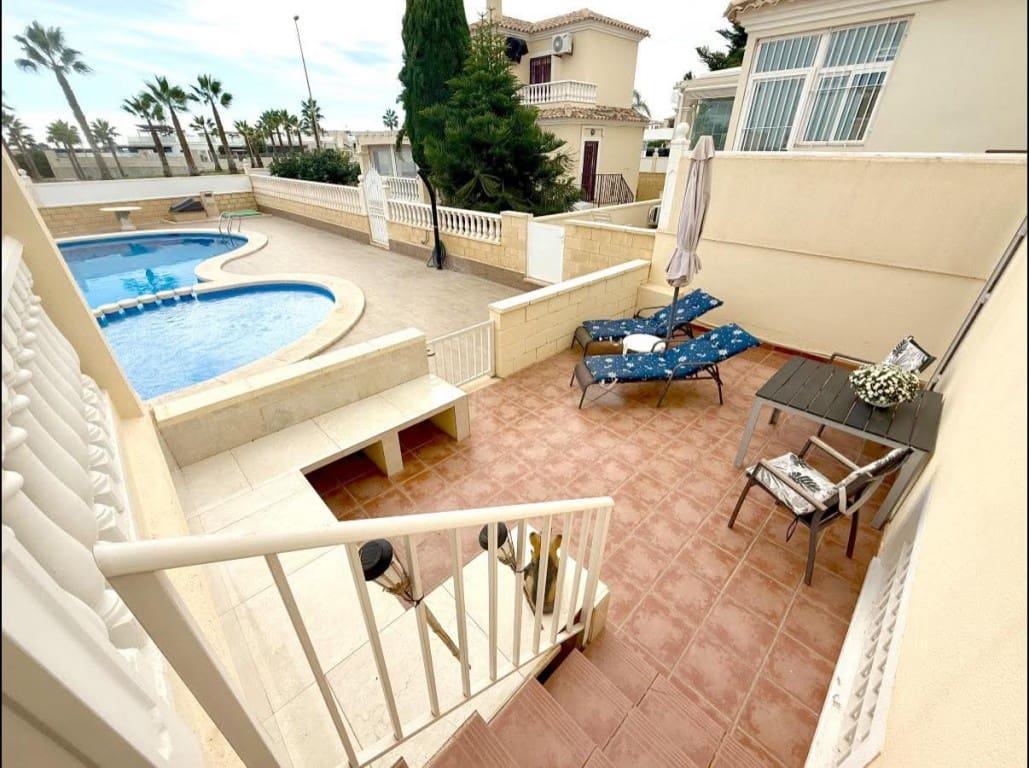 4 soverom Villa til salgs i Orihuela Costa med svømmebasseng - € 349 000 (Ref: 9731295)